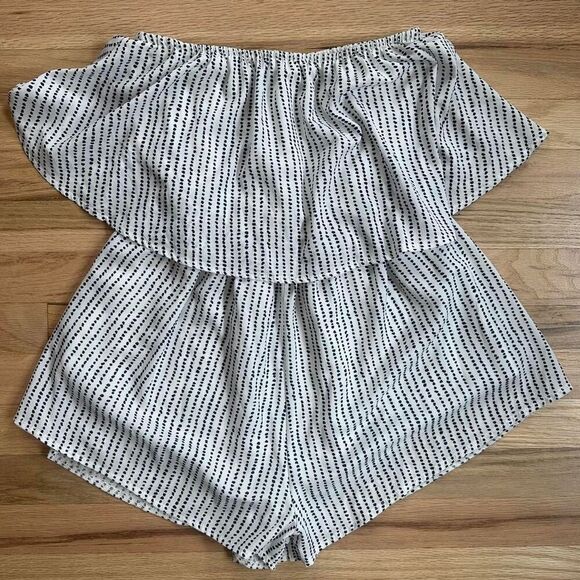 Peppermayo Off-Shoulder Black and White Polka Dot Romper - Women’s Size 6 - Picture 1 of 4